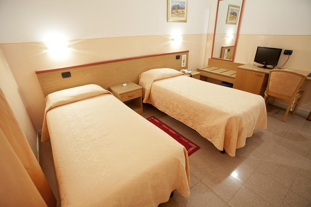 Master Hotel Castelvetro Piacentino Exterior foto